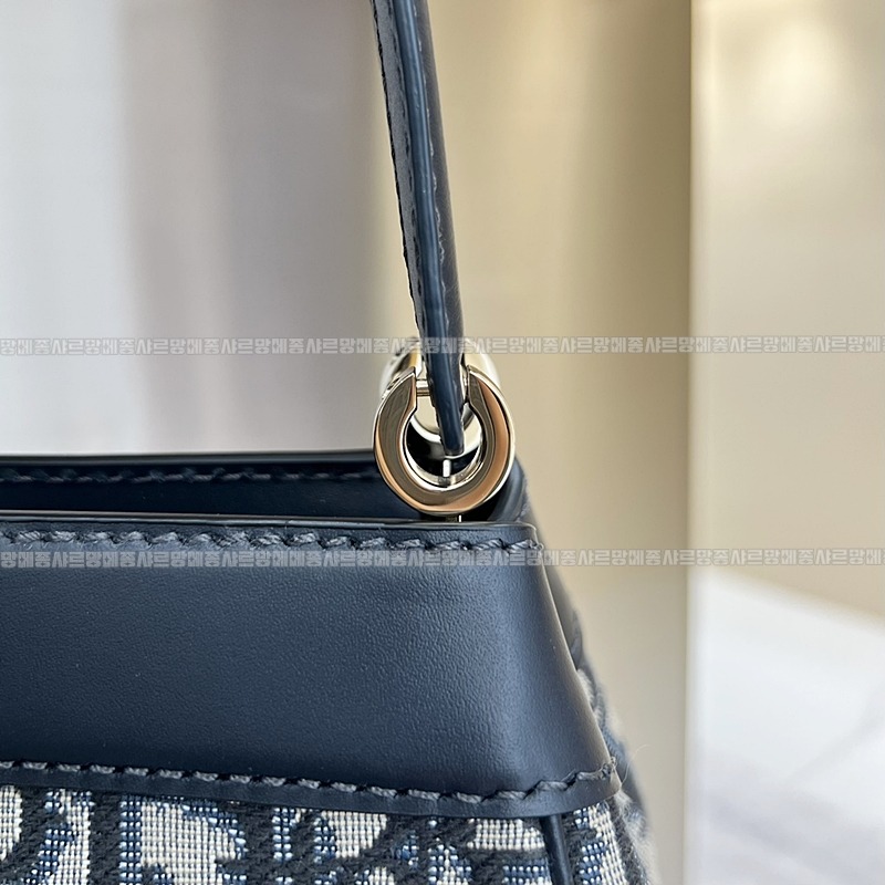 디올오블리크자카드스몰D키백 20260323-115105-013루.jpg