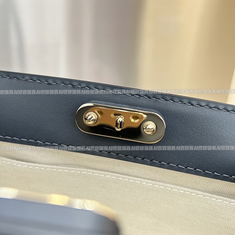 디올오블리크자카드스몰D키백 20260323-115106-015루.jpg