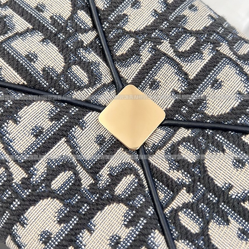 디올오블리크자카드스몰D키백 20260323-115106-017루.jpg