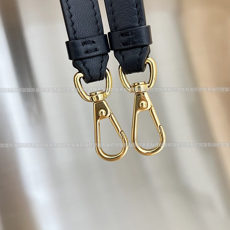 디올30몽테인체인파우치미니백  20260323-125623-016루.jpg