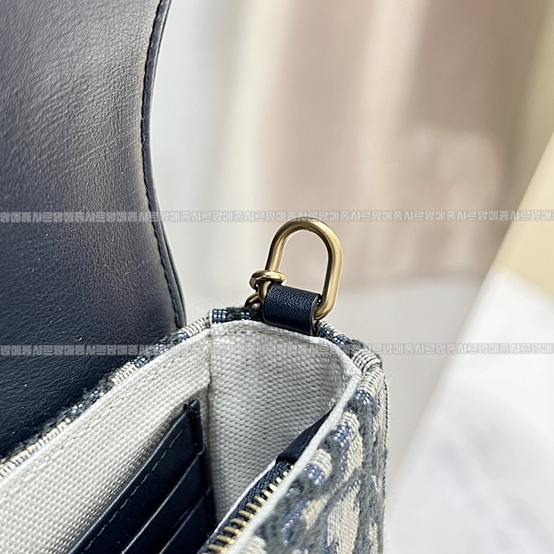 디올새들스몰체인파우치  20260323-130611-015루.jpg