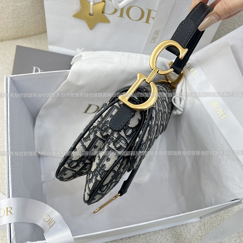 디올새들스트랩백  20260323-144727-002루.jpg