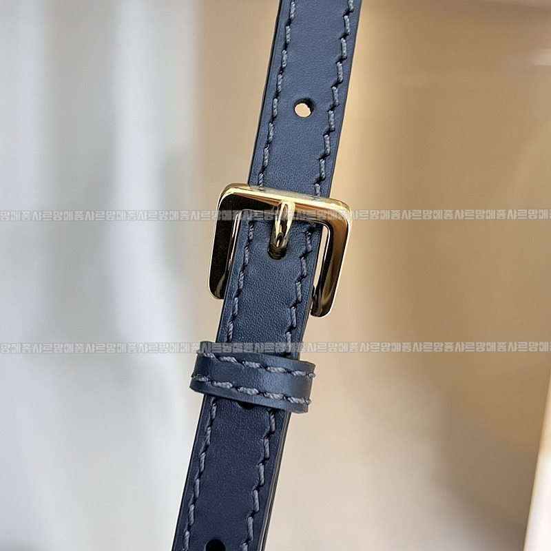 디올쎄오블리크버킷숄더백미디움  20260323-150755-018루.jpg