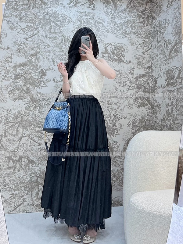 디올쎄오블리크버킷숄더백미디움  20260323-151427-015루.jpg