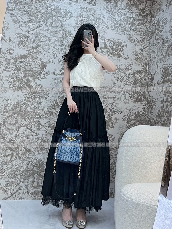 디올쎄오블리크버킷숄더백미디움  20260323-151428-018루.jpg