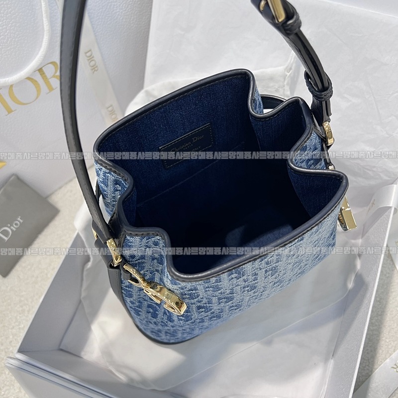 디올쎄오블리크버킷숄더백미디움  20260323-151426-007루.jpg