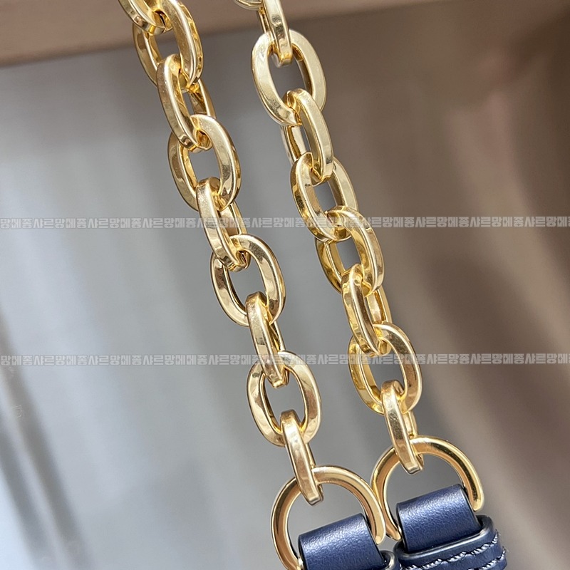 디올쎄오블리크버킷숄더백미디움  20260323-151427-014루.jpg