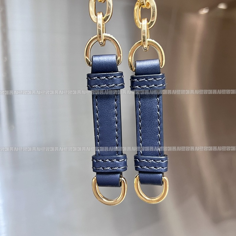 디올쎄오블리크버킷숄더백미디움  20260323-151427-013루.jpg