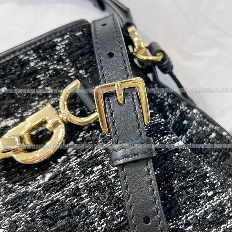 디올쎄오블리크버킷숄더백미디움  20260323-151914-010루.jpg