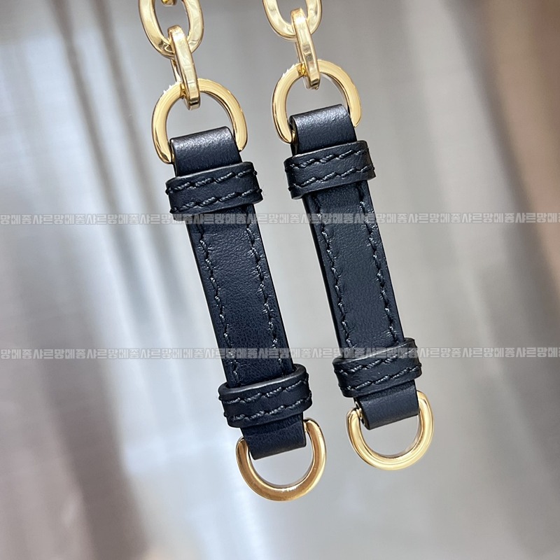 디올쎄오블리크버킷숄더백미디움  20260323-151915-013루.jpg