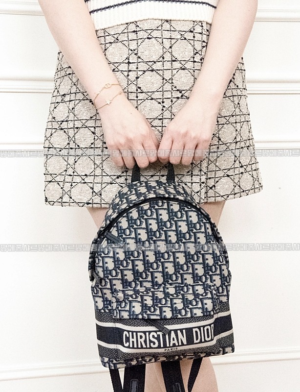 디올오블리크트래블백팩  20260323-174909-014루.jpg