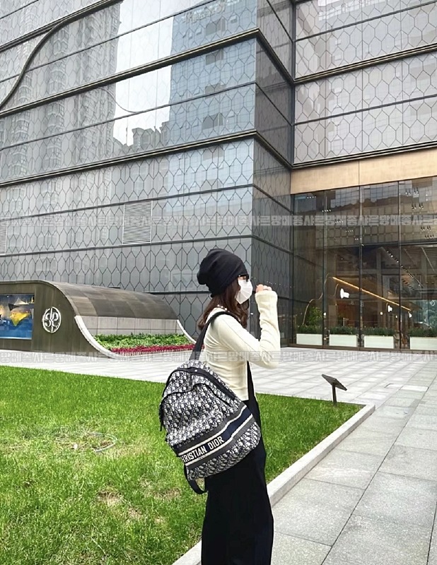 디올오블리크트래블백팩  20260323-175530-022루.jpg