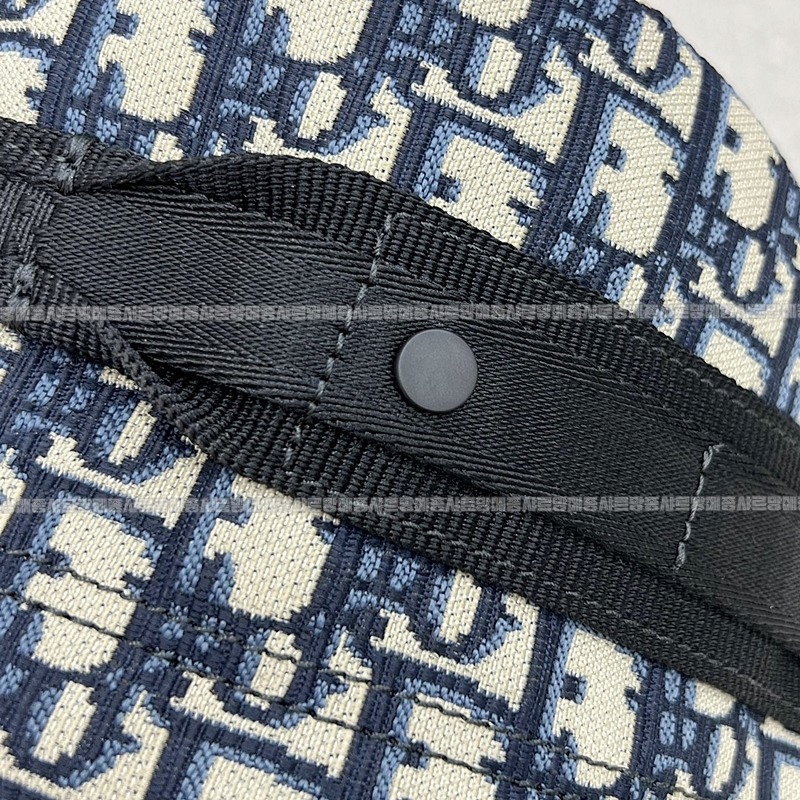 디올오블리크트래블백팩  20260323-175529-014루.jpg