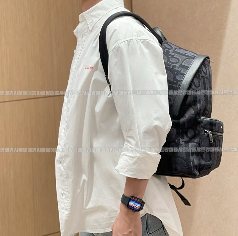 디올라이더백팩미디움  20260324-100847-016루.jpg