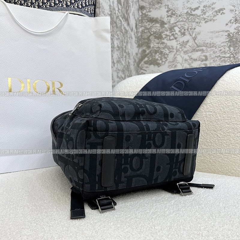 디올라이더백팩미디움  20260324-100845-004루.jpg