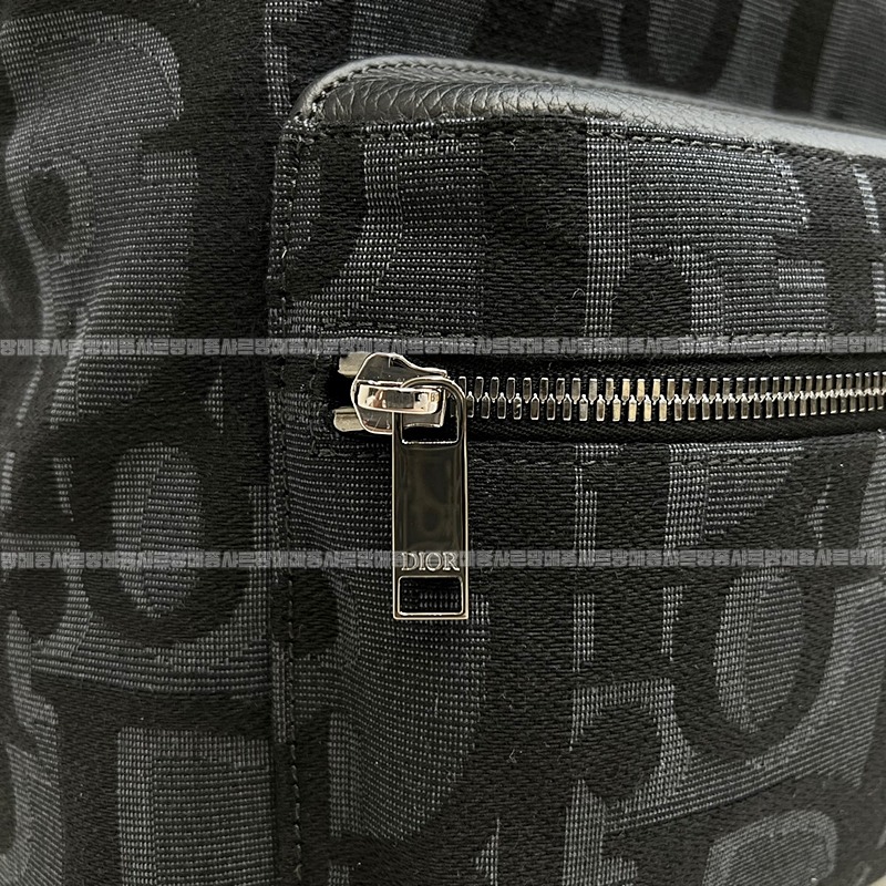 디올라이더백팩미디움  20260324-100846-010루.jpg