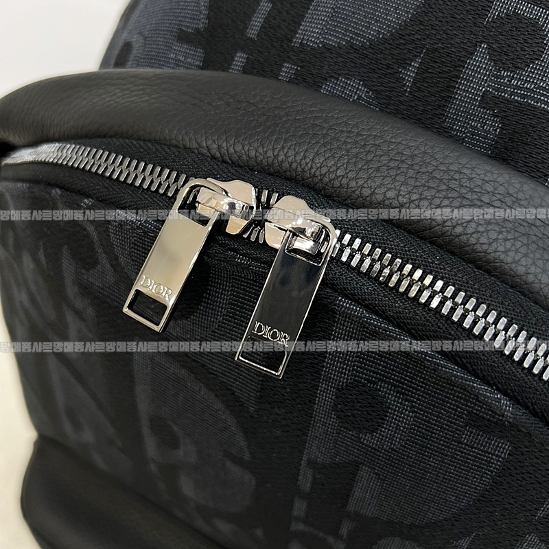 디올라이더백팩미디움  20260324-100846-011루.jpg