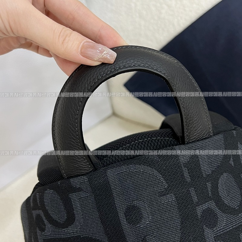 디올라이더백팩미디움  20260324-100847-012루.jpg