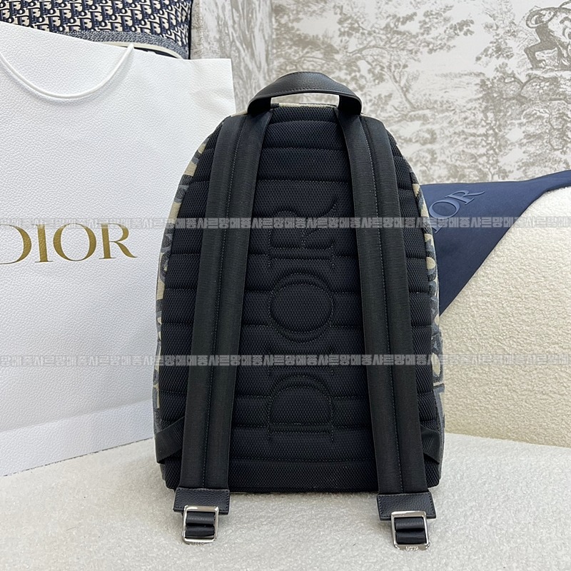 디올라이더백팩미디움  20260324-101157-002루.jpg