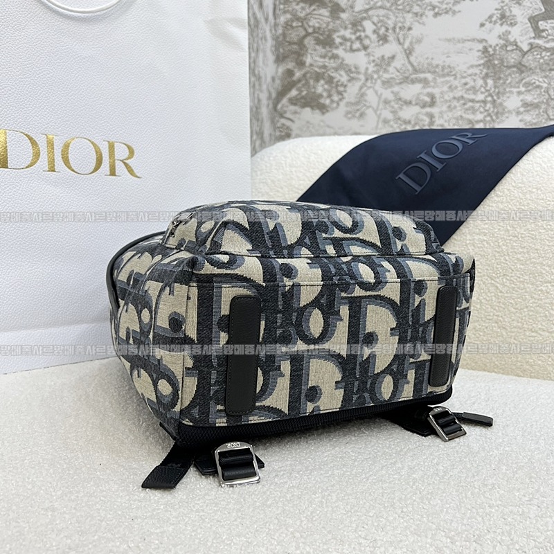 디올라이더백팩미디움  20260324-101157-004루.jpg