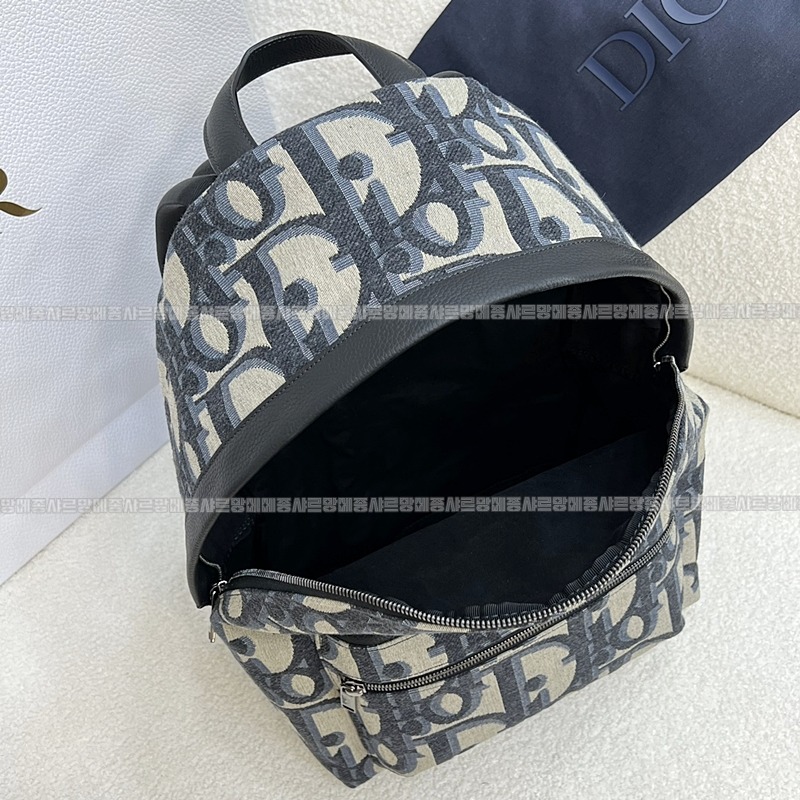 디올라이더백팩미디움  20260324-101157-006루.jpg