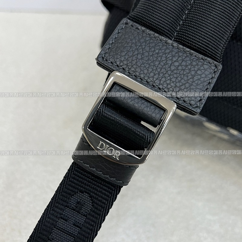 디올라이더백팩미디움  20260324-101158-012루.jpg