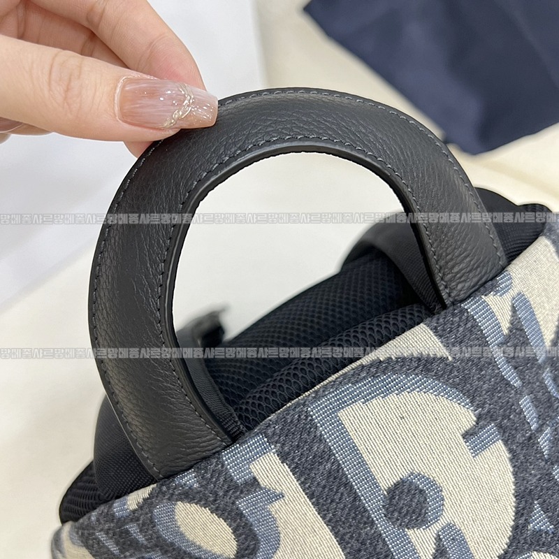 디올라이더백팩미디움  20260324-101158-014루.jpg