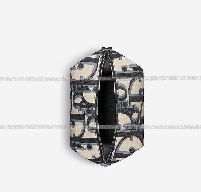 디올토일레트리백  20260324-102129-019루.jpg