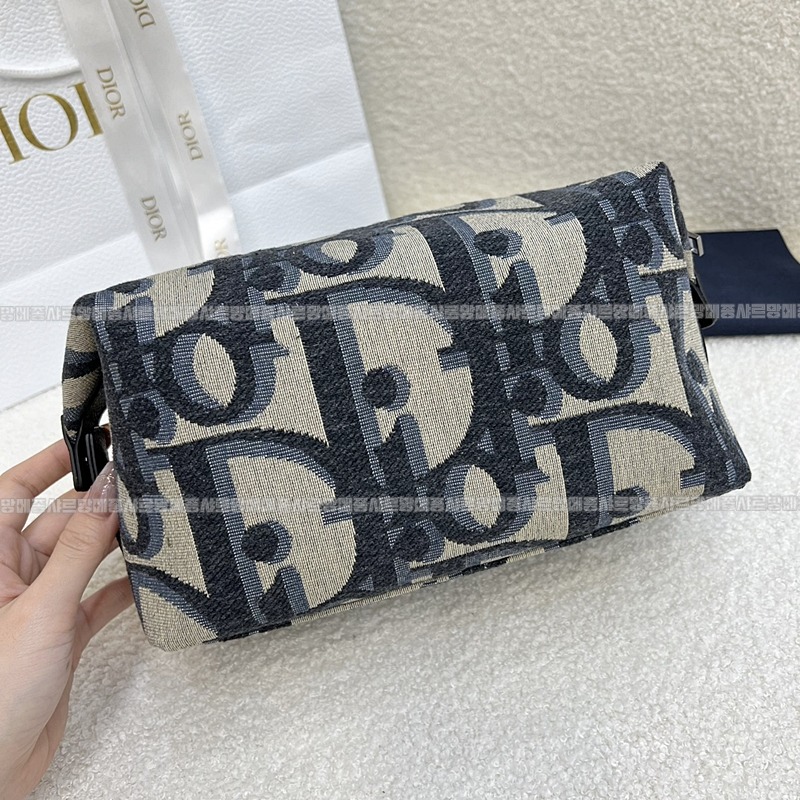 디올토일레트리백  20260324-102127-002루.jpg