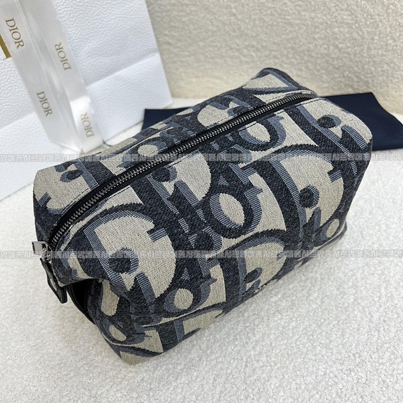 디올토일레트리백  20260324-102127-004루.jpg