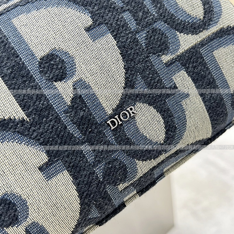 디올토일레트리백  20260324-102127-006루.jpg