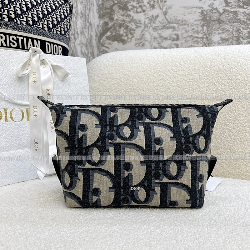 디올토일레트리백  20260324-102128-009루.jpg