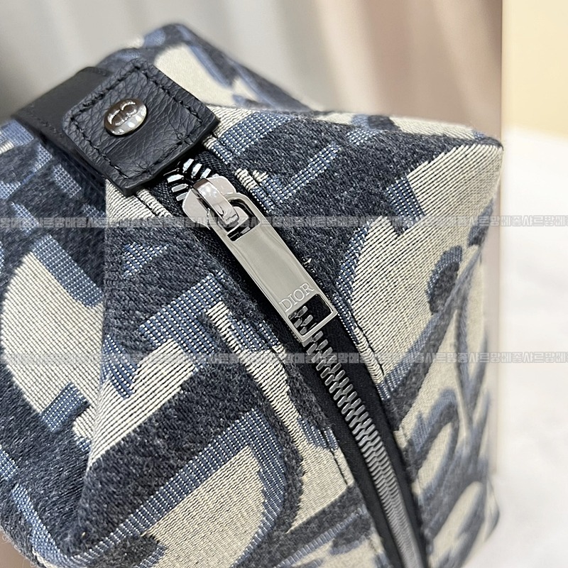 디올토일레트리백  20260324-102128-011루.jpg