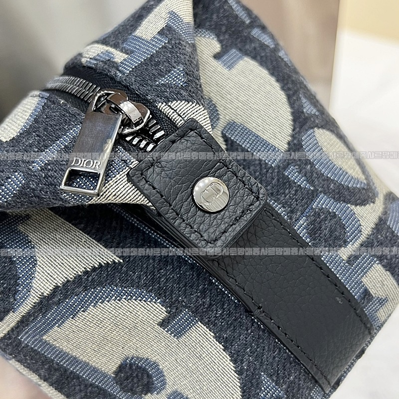 디올토일레트리백  20260324-102128-012루.jpg