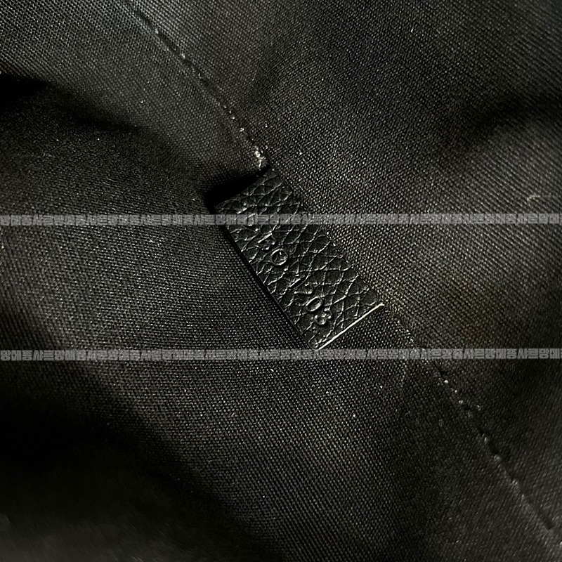 디올토일레트리백  20260324-102129-015루.jpg