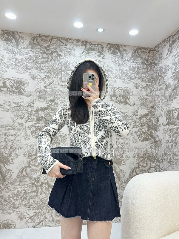 디올토일레트리백  20260324-102436-022루.jpg