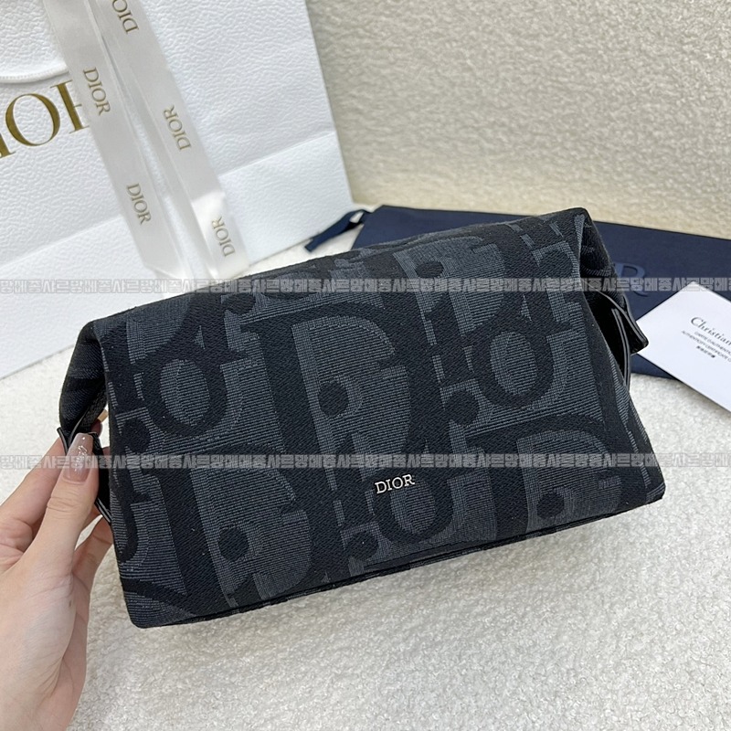 디올토일레트리백  20260324-102433-001루.jpg