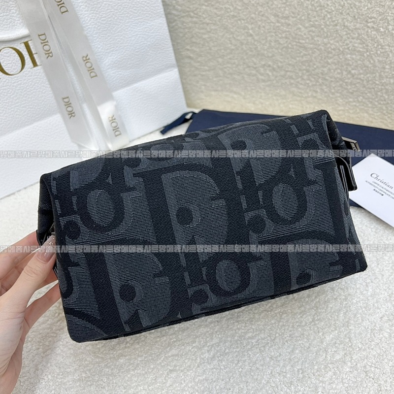 디올토일레트리백  20260324-102433-002루.jpg