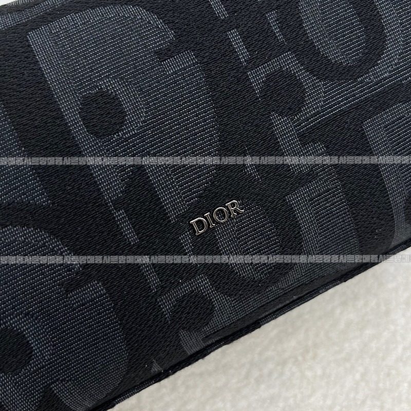 디올토일레트리백  20260324-102433-006루.jpg