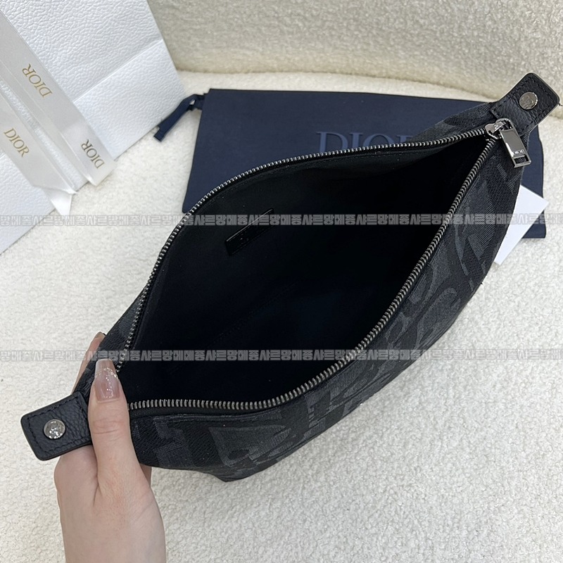 디올토일레트리백  20260324-102434-007루.jpg