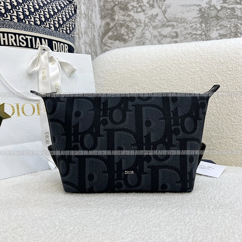 디올토일레트리백  20260324-102434-009루.jpg