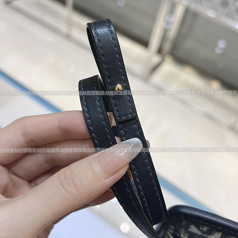 디올30몽테인파우치  20260324-105500-014루.jpg