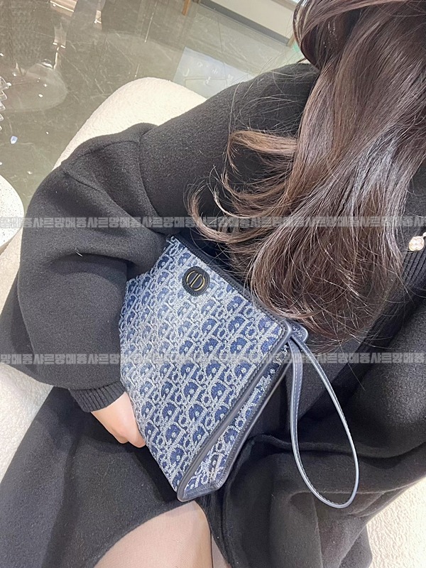 디올30몽테인파우치  20260324-110213-014루.jpg