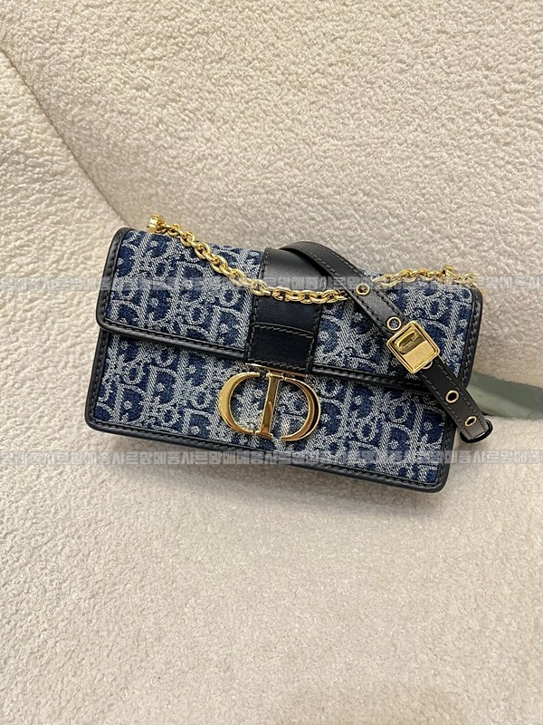 디올30몽테인박스백미디움  20260324-135956-001루.jpg