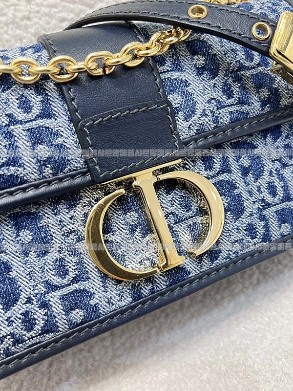 디올30몽테인박스백미디움  20260324-135957-005루.jpg