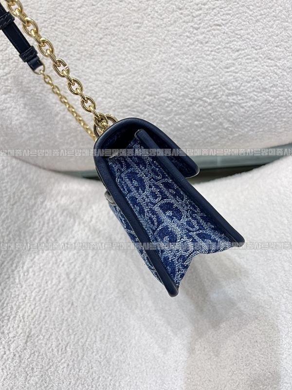 디올30몽테인박스백미디움  20260324-135956-003루.jpg