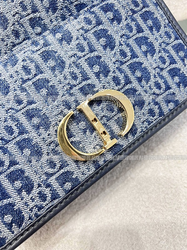 디올30몽테인박스백미디움  20260324-135957-006루.jpg