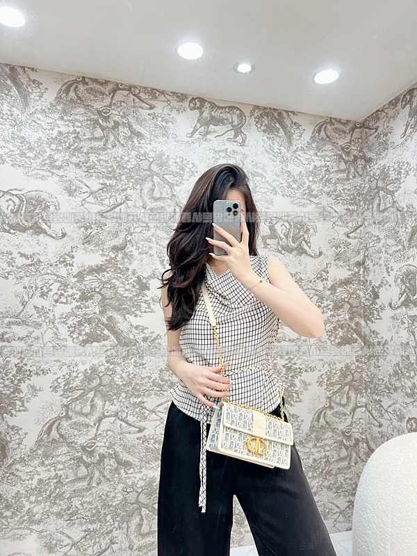 디올30몽테인박스백미디움  20260324-140323-015루.jpg