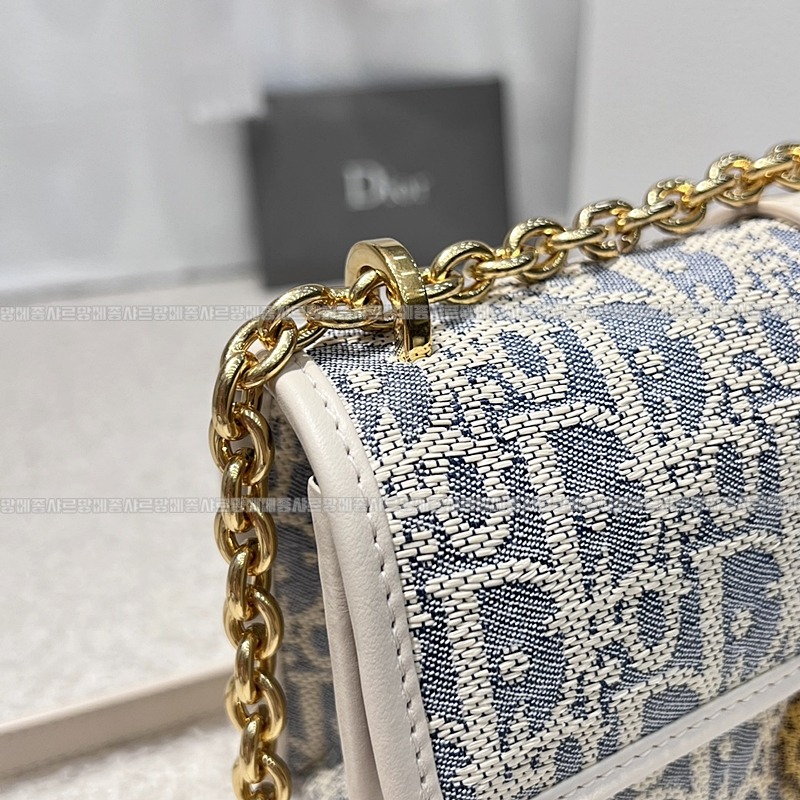 디올30몽테인박스백미디움  20260324-140322-007루.jpg