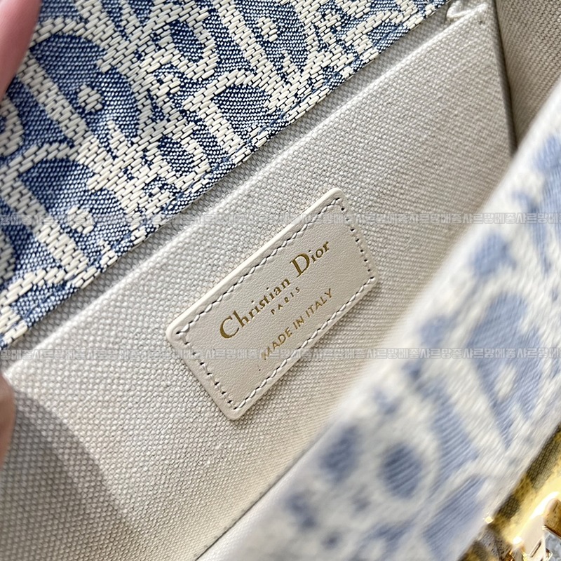 디올30몽테인박스백미디움  20260324-140322-009루.jpg